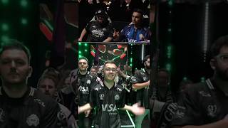 L'entrée de Gentle Mates pour la finale !