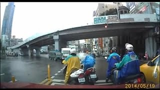 [問題] 大家也有被大車逼得看見人生跑馬燈過嗎？