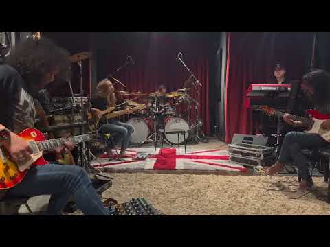 Practice Lefthanded 40 years Plenary Hall 3 jun 2033