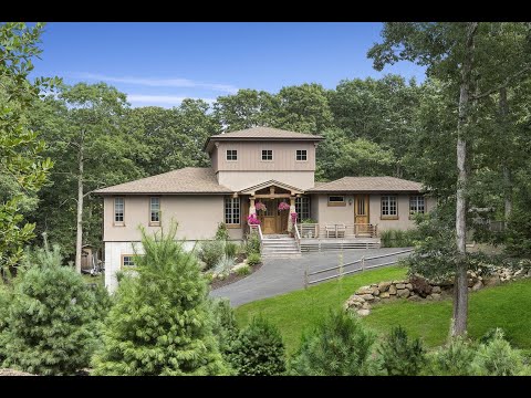 Brown Harris Stevens presents 19 North Pass Road  -  East Hampton, NY