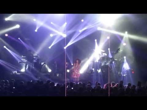 SIMPLE MINDS - Sarah Brown, die Nr.1 nach der Pause - Aurich - 08.02.2014 - 03/08