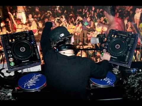 DJ Italian Sensation- Starkilla (Extended Mix)