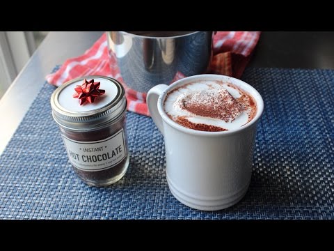 Homemade Instant Hot Chocolate Mix - Last Minute Edible Christmas Gift Idea!