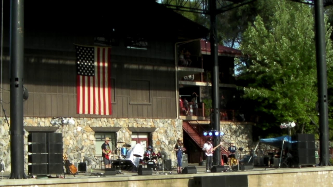 Promotional video thumbnail 2 for The Snarky Cats