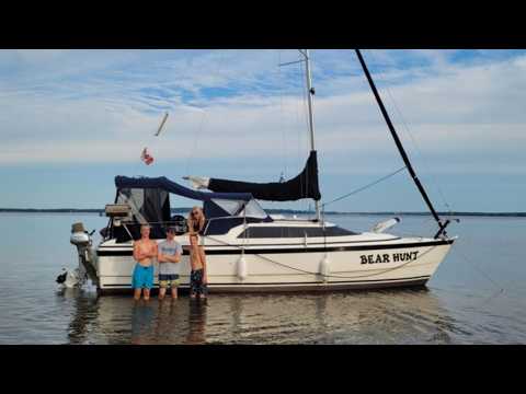 FULL Sailboat/Powerboat Tour (2002 MacGregor 26X on Trailer)