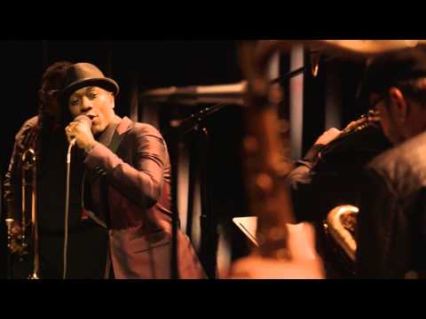 Aloe Blacc - Wake Me Up (Live from Interscope Introducing)