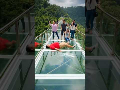 Prank Terjatuh Gagal Total! Retakan Muncul Tanpa Diduga! #shorts