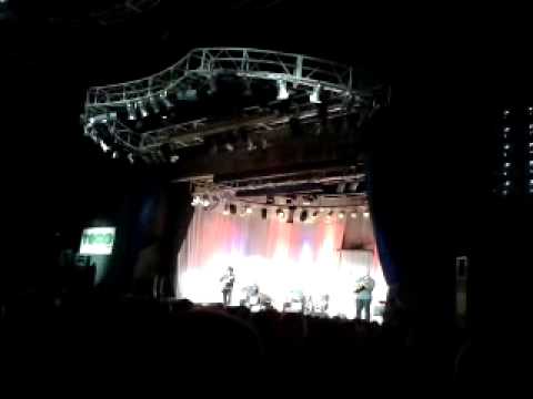 Nedvědi-Souhvězdí jisker - Brno, 24.4.2013