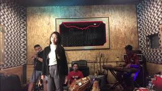 Download lagu Aku tak butuh cinta - Bunga & Friend (Cover) mp3