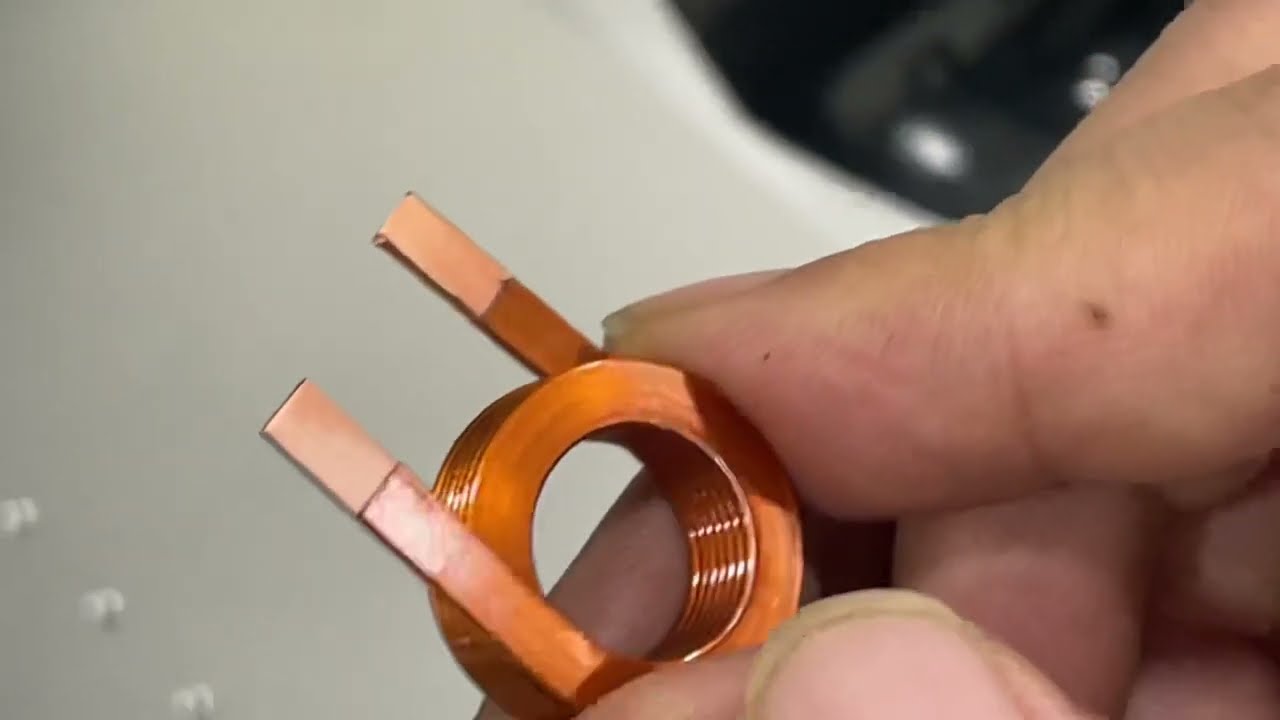 레이저마킹기로 금속 부품 탈피 영상