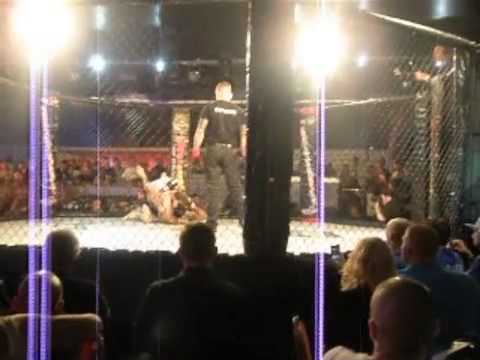 Michael Handakas Vs Daniel Bloomfield   7th September 2013   MMA Battle Arena