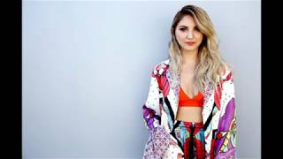 Sara Farell Acoustic Cover - Issues by Julia Michaels (Lyrics On Screen)