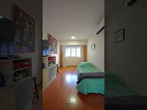 Video de YouTube - Venta de casa de 4 dormitorios con garaje cerrado, patios y terrazas.
