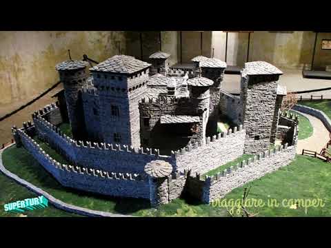 viaggiare in camper"castello di fènis"aosta