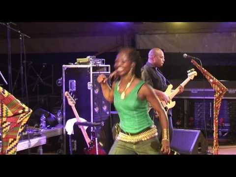 Dobet Gnahore - 9 - LIVE at Afrikafestival Hertme 2009