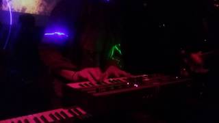 Holy Wave- Wet and Wild (en vivo en Il Amichi San Miguel/Buenos Aires)