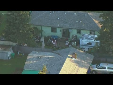 Police kill man after 4 stabbed at Southeast Portland home