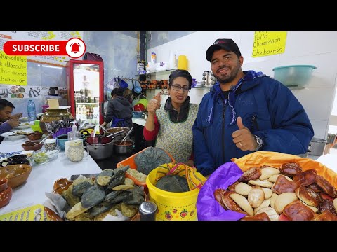 Tasting the bread and typical food of Zacatlán de las Manzanas, I was surprised by its market.