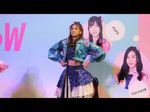 200919 BNK48 Nine - Heavy Rotation @ Road Show Central Rama 3 [Fancam 4K60p]