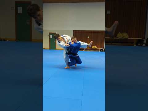 🕹️How do you like these combinations of throws? #judo #judotechniques #judothrows #ouchigari #judoka
