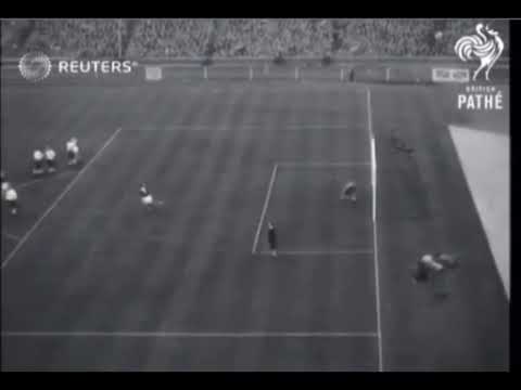 Ernst Stojaspal (Áustria) - 28/11/1951 - Inglaterra 2x2 Áustria - 1 gol