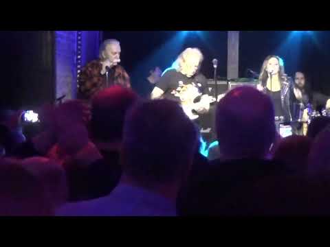 2024.12.14 Budapest, OFF Kultur, P. Mobil & Tunyogi Berni - Újra kezdeném