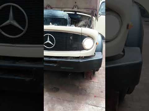 LOT 113 1981 MERCEDES-BENZ 1924 8 TON TRUCK