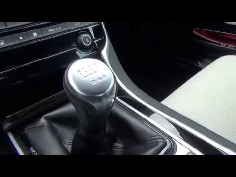 Jaguar XE 2015. Vibraciones en la palanca producidas por el motor