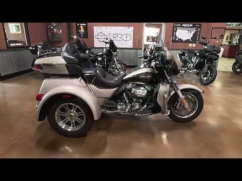 2018 Harley-Davidson Tri Glide® Ultra in Mauston, Wisconsin - Video 1