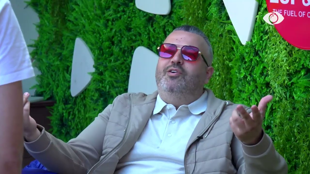 Gruaja ime nuk është e pafytyrë si ju/ Debat mes Rogertit dhe banorëve