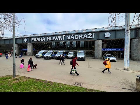 Prague Main Railway Station ( Praha hlavní nádraží )