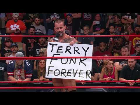 CM Punk Gives Speech At CAC, Thanks Legends Who ‘Put Their Stamp’ On Him