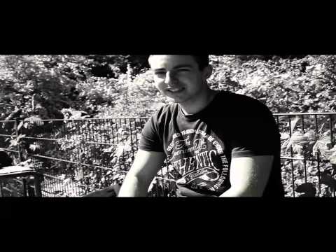 Vozzat - Life Ain't Easy (Offizielles Video)