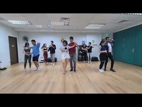 Caliente Dance Studio Singapore Bachata social dance class demo Kewin Cosmos - Como Los 90s