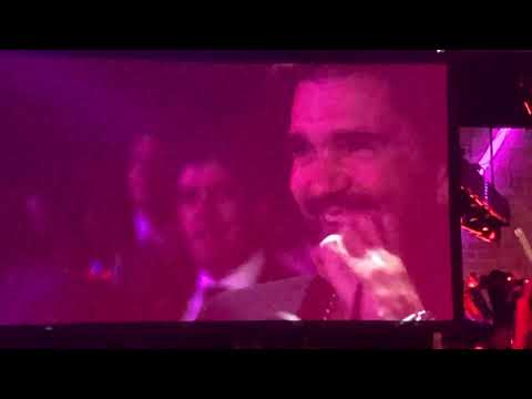 La chilena Mon Laferte sorprende a Juanes con este tema en la ceremonia Persona del Año