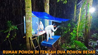 Download lagu CAMPING IN A TONIGHT OF HEAVY RAIN – RENOVATING A TREEHOUSE AMONG TWO LARGE TREES – ASMR RAIN mp3