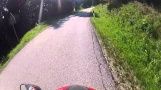 preview picture of video 'GoPro HD Hero 2 Test Drive - Yamaha R1 - Ratsberg/Toblach (downhill)'