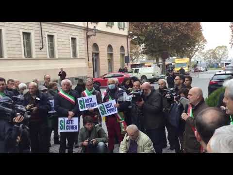 Asti-Cuneo, la protesta dei sindaci dal prefetto: 
