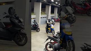 Download lagu Suara Satria 2 Tak di Parkiran #2takracing #cinematic #beranda #2stroke #roadrace  #automotive mp3