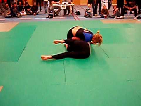 Oda Pleym (Frontline) vs Julia Wersland (StavangerMMA) GON 2009