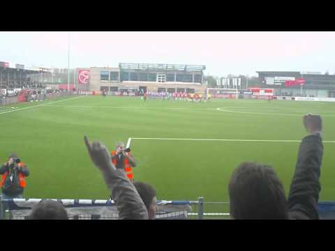 Almere City - Willem II - Opkomst spelers - 1-4 - 27-4-2012