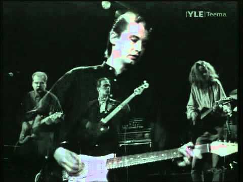 The Mustangs - Stoogie (from documentary "Emma Etsimässä", live 1989)