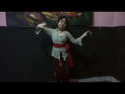 ni putu jesslyn Maheswari menyanyi lagu bunga sunaraga