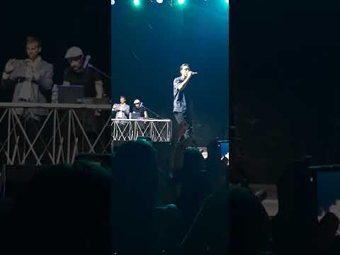 Matteo Paolillo canta la sigla di #marefuori