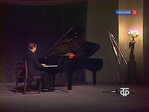 Mikhail Pletnev plays Tchaikovsky Nocturne op. 19 no. 4 - video 1986