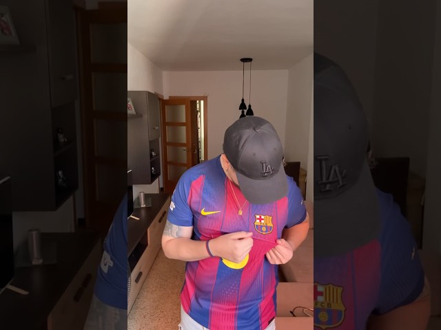 Vídeo relacionado con FC Barcelona - Camiseta Unisex de algodón, Azul, L