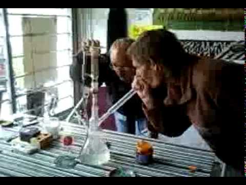 haagse sjonnie met De-Verdamper in de huiskamer