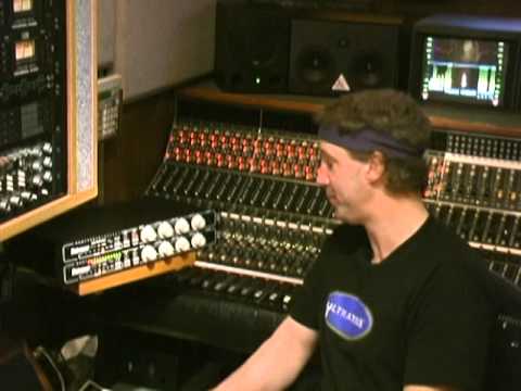 Dave Derr Distressor Demo on Bass (part 5)