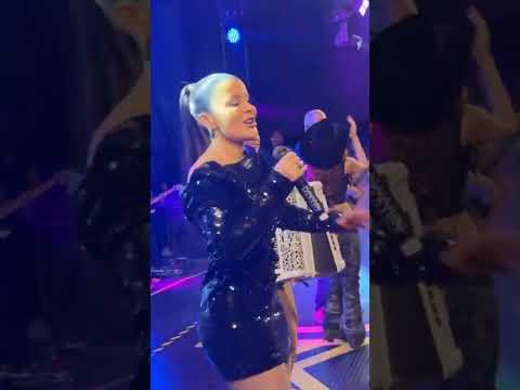 Maiara e Maraisa no show em Santa Bárbara de Goiás #maiaraemaraisa