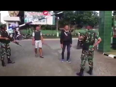 MESSERATTACKE auf SOLDAT